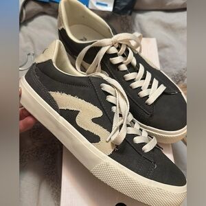 VICE by BLOWFISH MALIBU. Gently Used